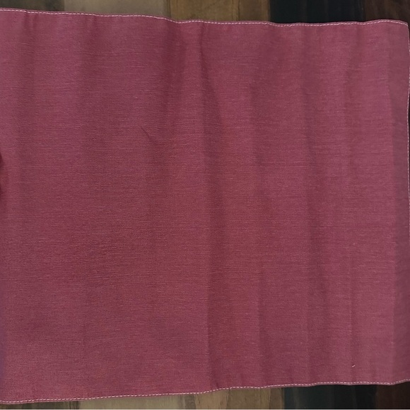 LIMITED TIME $5 ITEM!! Elegant Pink Decorative Table Runner - Picture 6 of 6